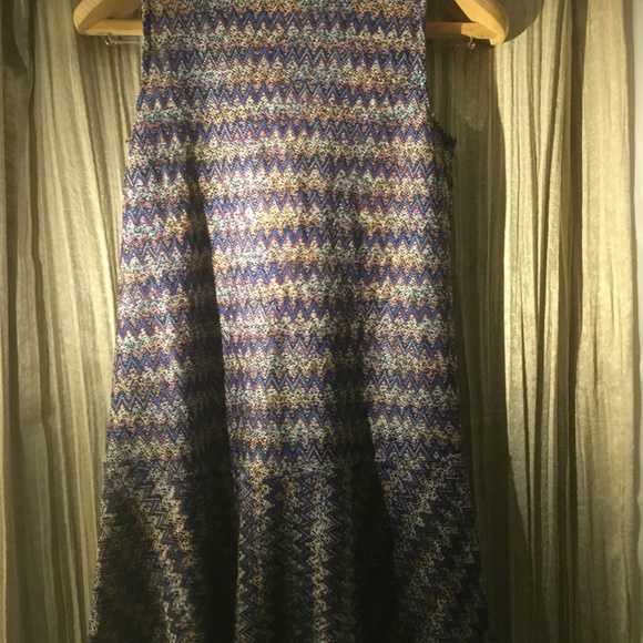 Sleeveless dress - Picture 8 of 10